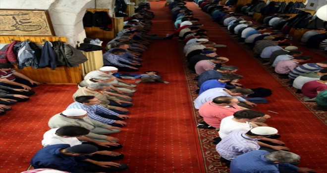 Ramazan ayının ilk teravih namazı kılındı