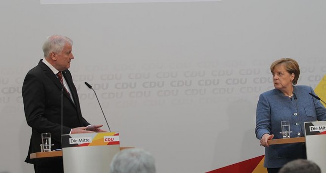 Almanya'da hükümet kurma çalışmaları uzuyor