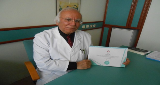 EMİRDAĞLI UZMAN DOKTOR HÜSEYİN ÜNLÜ Eskişehir'de ''Yılın Hekimi'' seçildi