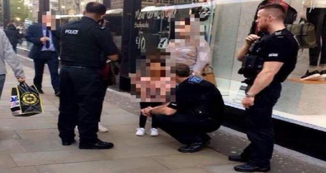 Manchester-Primark'da kız çocuğunu (5) kaçıran adama alışveriş yapanlar müdahale etti