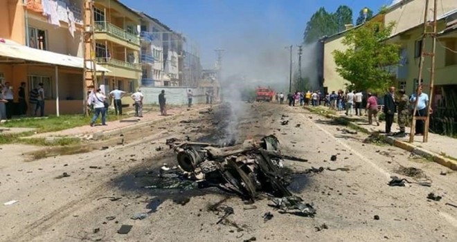 Tunceli'de bombalı araçla saldırı!
