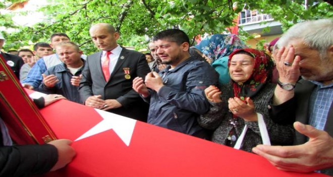 HEM TÜRKÇE HEM KÜRTÇE TÜRKİYENİN DÖRT BİR YANINDA AĞITLARLA GÖZYAŞLARI BİRBİRİNE KARIŞTI