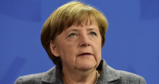 Almanya Başbakanı Merkel Ülkesindeki Türkleri Uyardı