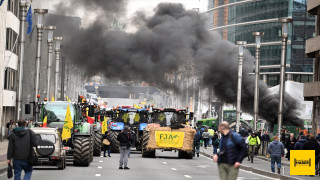Çiftçilerden AB kurumları önünde protesto