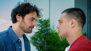 Selman Nacar imzalı yeni Netflix dizisi Palas Pandıras’ın setinden ilk kareler paylaşıldı.