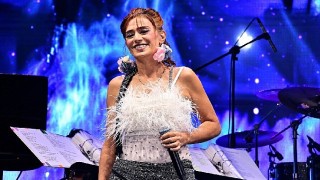 Yıldız Tilbe, Kıbrıs’ta 2 bin davetliye unutulmaz bir gece yaşattı!