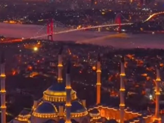 Car en Turquie…la bataille entre République et identité religieuse n’a jamais réellement pris fin.